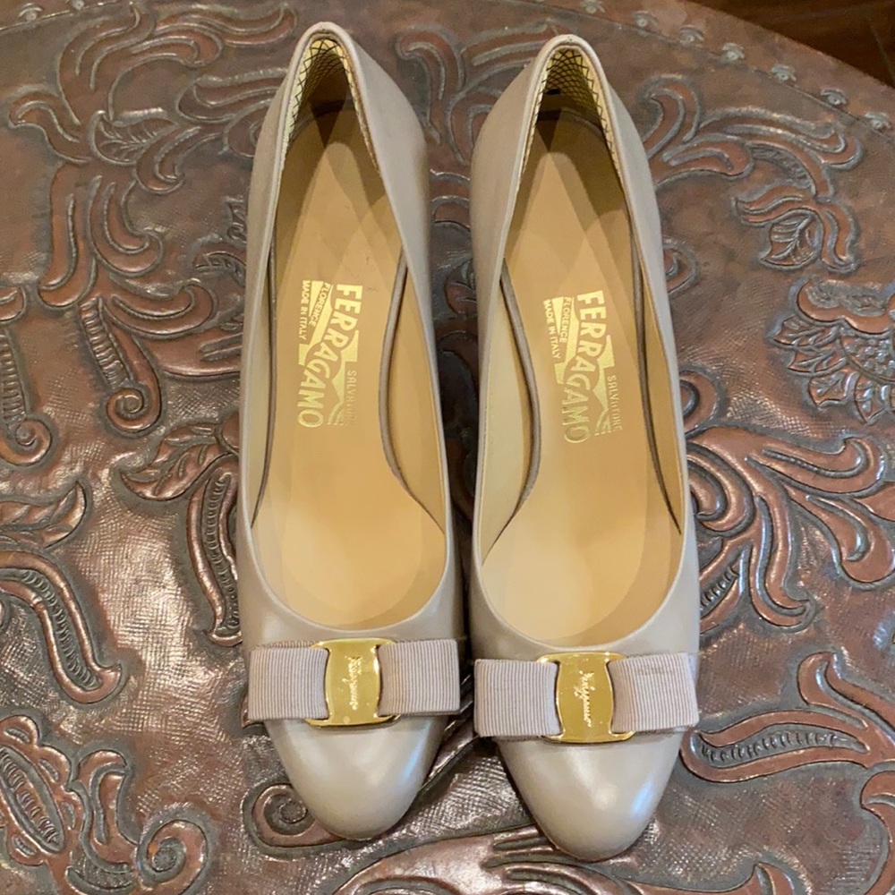 Salvatore Ferragamo like new